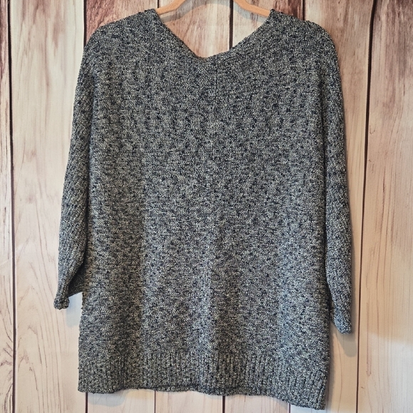 Chico's Navy And White Crew Neck Sweater Metallic Gold Thread Size 3 Or XL - Picture 7 of 8